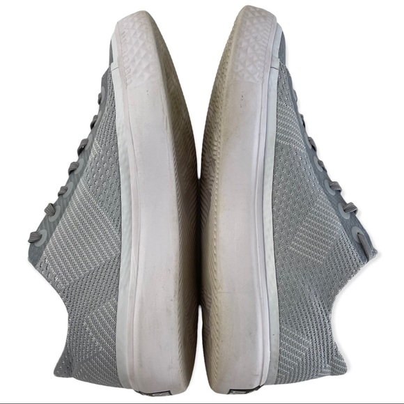 Converse Women’s Shoes Size 8.5 - Picture 4 of 9